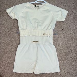 BOANDTEE two pieces set gym outfit. Shorts and top